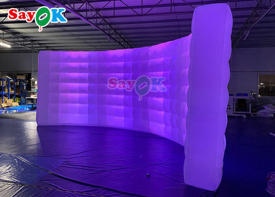 Mur courbe multicolore murale de fond gonflable avec bandes LED Photo Booth mur à vendre